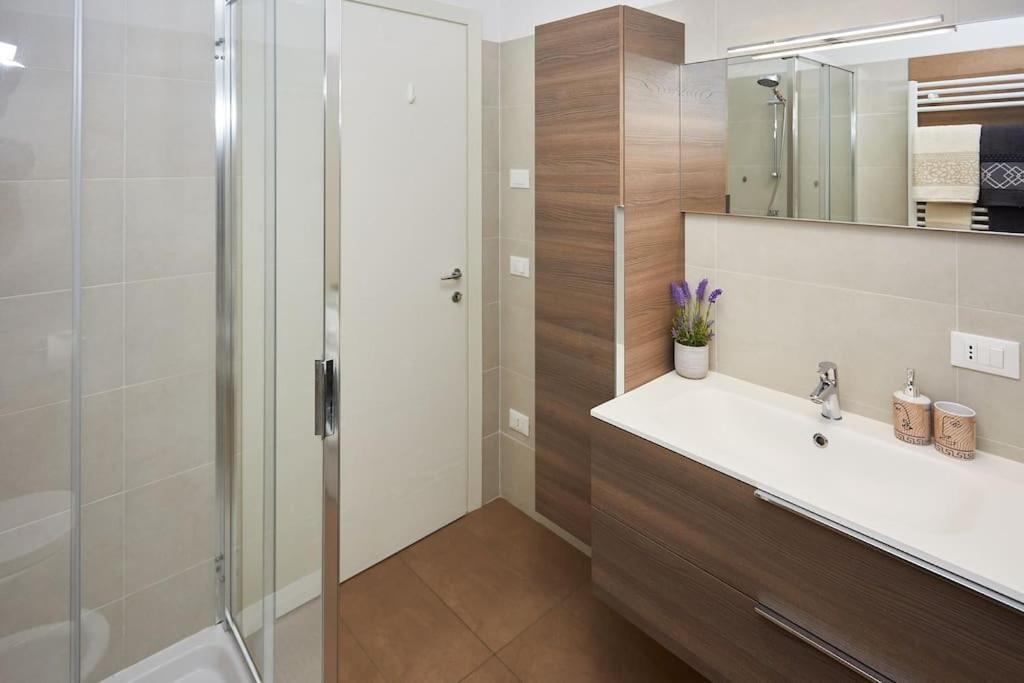 Center Aviano Comfort Suite Free Parking Wifi المظهر الخارجي الصورة